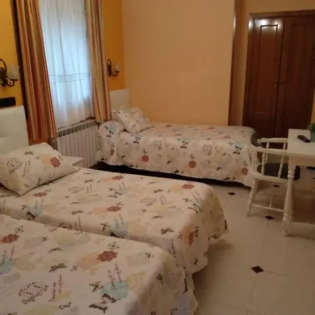 Guest house Don Jaime I Y Ii Segovia