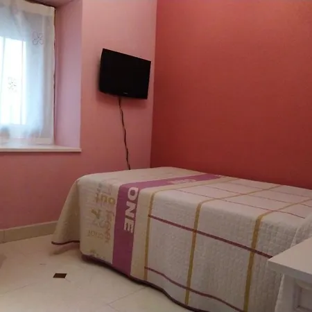 Don Jaime I Y Ii Guest house Segovia