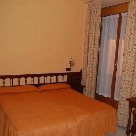 Guest house Don Jaime I Y Ii Segovia