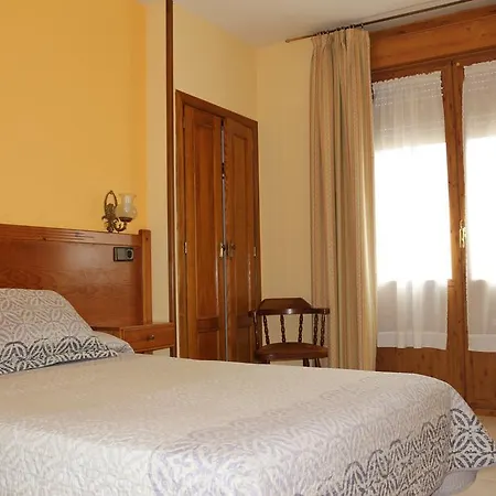 Guest house Don Jaime I Y Ii Segovia