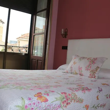 Guest house Don Jaime I Y Ii Segovia