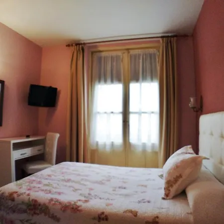 Don Jaime I Y Ii Guest house Segovia