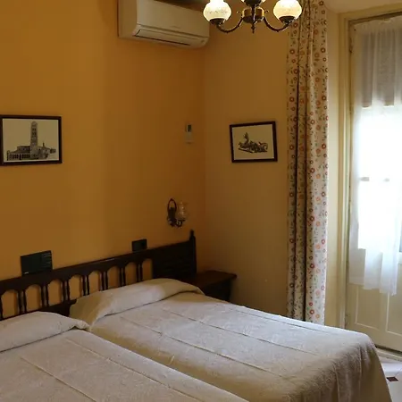Don Jaime I Y Ii Guest house Segovia