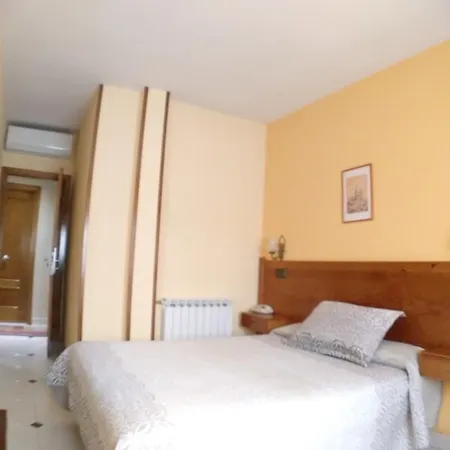 Guest house Don Jaime I Y Ii Segovia