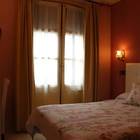 Don Jaime I Y Ii Guest house Segovia