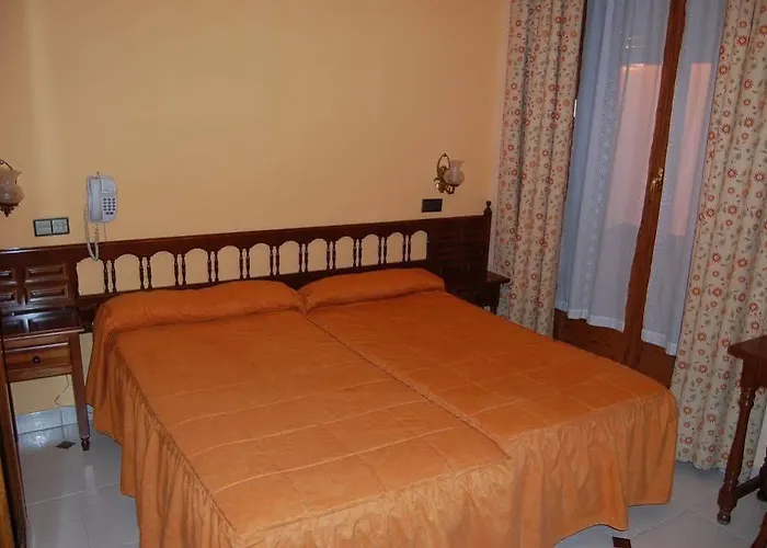 Don Jaime I Y Ii * Сеговия